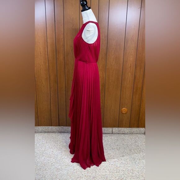 Badgley Mischka  Pleated Layered Gown size 10 - Picture 8 of 12